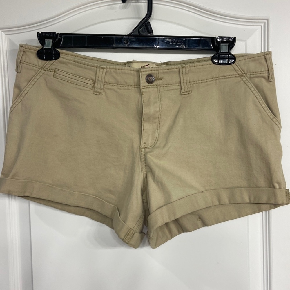 Hollister Chino Midi Khaki Shorts Juniors size 11 w30 Longest Length 4” inseam